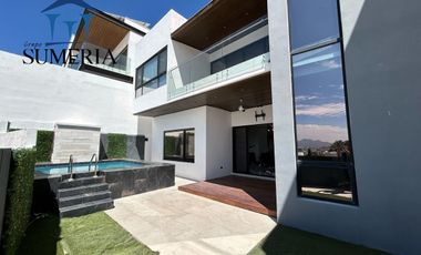 Residencia en venta con elevador en Bosques del San Francisco