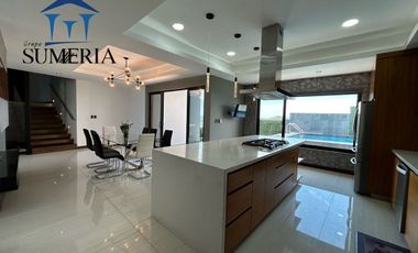 Residencia en venta con elevador en Bosques del San Francisco