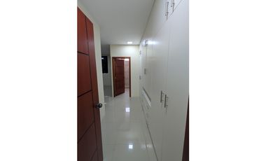 En renta departamento cerca de la Universidad ULEAM Manta Ecuador.