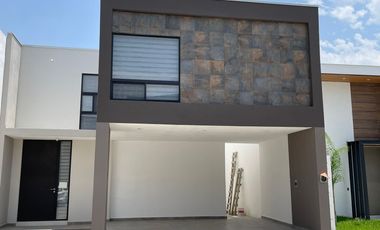 VENTA DE CASA ZONA SANTIAGO (LOS RODRIGUEZ)