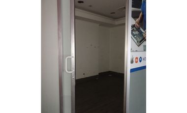 LOCAL COMERCIAL / OBARRIO/ PLAZA TIME SQUARE/130m2 / PLANTA BAJA / YY