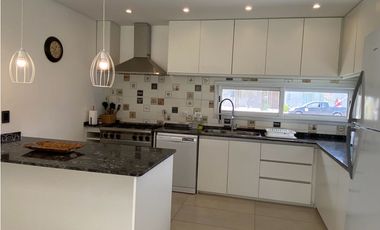 CASA EN VENTA COSTA ESMERALDA- LOTE 261 ECUESTRE