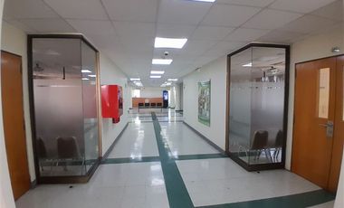 Local Comercial en Arriendo en huerfanos 1840