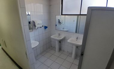 Local Comercial en Arriendo en huerfanos 1840