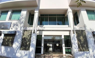 Local Comercial en Arriendo en huerfanos 1840