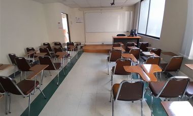 Local Comercial en Arriendo en huerfanos 1840