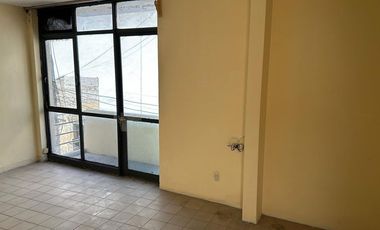 EDIFICIO COMERCIAL EN VENTA CON BODEGA Y DEPARTAMENTOS  GUADALAJARA CENTRO
