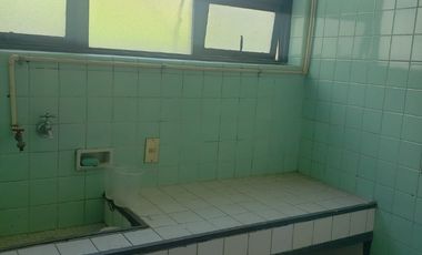 EDIFICIO COMERCIAL EN VENTA CON BODEGA Y DEPARTAMENTOS  GUADALAJARA CENTRO