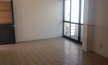 EDIFICIO COMERCIAL EN VENTA CON BODEGA Y DEPARTAMENTOS  GUADALAJARA CENTRO