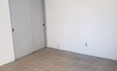 EDIFICIO COMERCIAL EN VENTA CON BODEGA Y DEPARTAMENTOS  GUADALAJARA CENTRO