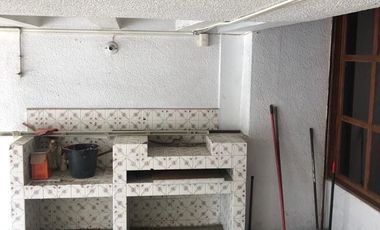 Venta Casa Para Remodelar a una cuadra de Samara Satélite