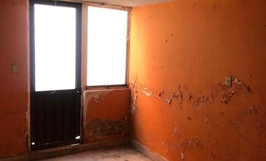 Venta Casa Para Remodelar a una cuadra de Samara Satélite