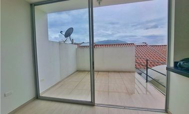 Maat vende casa en Conjunto San Antonio-Villeta 238m2 $630Millones