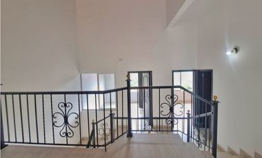 Maat vende casa en Conjunto San Antonio-Villeta 238m2 $630Millones