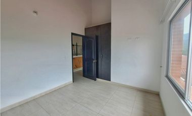 Maat vende casa en Conjunto San Antonio-Villeta 238m2 $630Millones