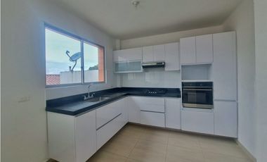 Maat vende casa en Conjunto San Antonio-Villeta 238m2 $630Millones