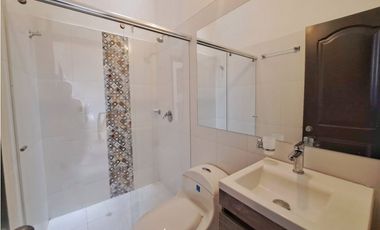 Maat vende casa en Conjunto San Antonio-Villeta 238m2 $630Millones