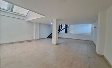 Maat vende casa en Conjunto San Antonio-Villeta 238m2 $630Millones