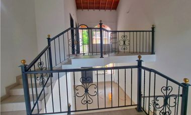 Maat vende casa en Conjunto San Antonio-Villeta 238m2 $630Millones