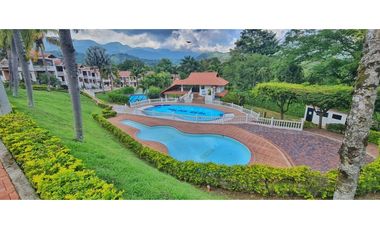 Maat vende casa en Conjunto San Antonio-Villeta 238m2 $630Millones