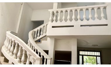 CASA  EN VENTA  EN PUERTO COLOMBIA -CASA De 7 HABITACIONES POR MUELLE 1888