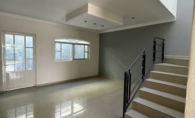 CASA EN VENTA EN LA CIMA