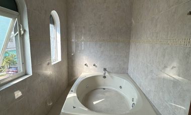 CASA EN VENTA EN LA CIMA