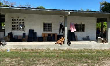 Venta: Lote, casa y galera en Las Uvas de San Carlos