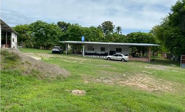 Venta: Lote, casa y galera en Las Uvas de San Carlos