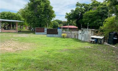Venta: Lote, casa y galera en Las Uvas de San Carlos