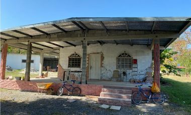 Venta: Lote, casa y galera en Las Uvas de San Carlos