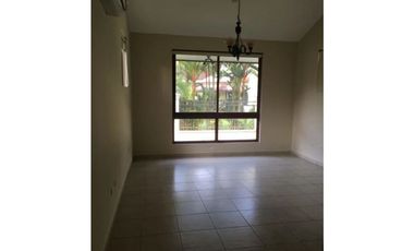 Excelente casa en alquiler ubicada en Clayton. (AA)