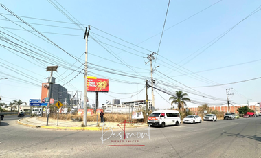 Terreno Comercial en Renta en esquina del Blvd Atlixcayotl y Blvd de los Reyes