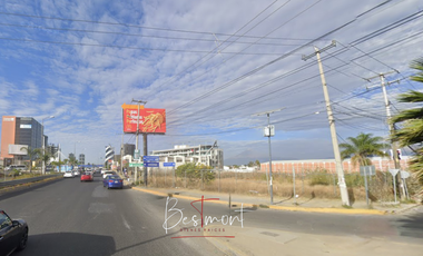 Terreno Comercial en Renta en esquina del Blvd Atlixcayotl y Blvd de los Reyes