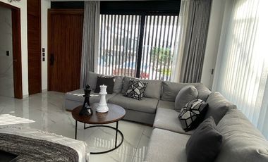 Increíble casa en esquina dentro de coto en Valle Imperial