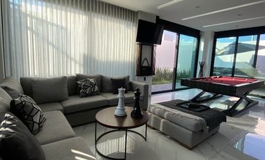 Increíble casa en esquina dentro de coto en Valle Imperial