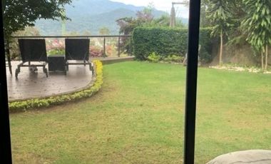 Casa en venta o renta Valle de Bravo “ Espectacular vista al lago“