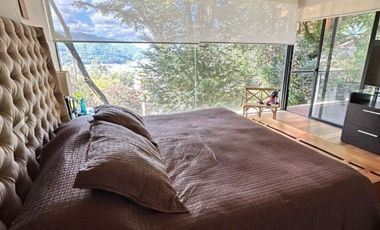 Casa en venta o renta Valle de Bravo “ Espectacular vista al lago“