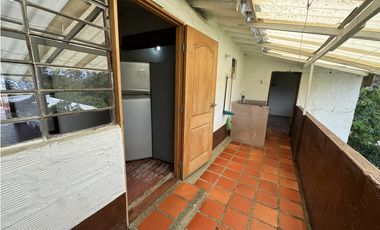 Lote con casa para uso comercial en Llanogrande