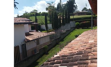 VENDO CASA CAMPESTRE EN EL CARMEN DE VIBORAL CANADA 950 METROS CH