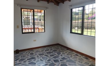 VENDO CASA CAMPESTRE EN EL CARMEN DE VIBORAL CANADA 950 METROS CH