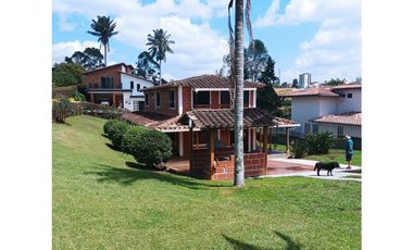 VENDO CASA CAMPESTRE EN EL CARMEN DE VIBORAL CANADA 950 METROS CH