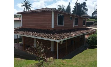 VENDO CASA CAMPESTRE EN EL CARMEN DE VIBORAL CANADA 950 METROS CH