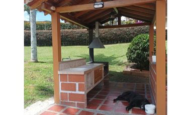 VENDO CASA CAMPESTRE EN EL CARMEN DE VIBORAL CANADA 950 METROS CH