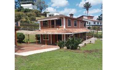VENDO CASA CAMPESTRE EN EL CARMEN DE VIBORAL CANADA 950 METROS CH