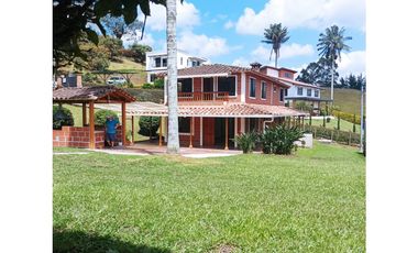 VENDO CASA CAMPESTRE EN EL CARMEN DE VIBORAL CANADA 950 METROS CH