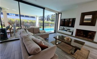 RUMENCO- ESPECTACULAR CHALET
