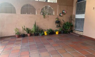 VENDO CASA ALTOS DE SANTA MARA
