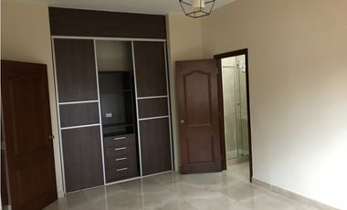 VENTA DE CASA EN CLAYTON - Ph Los Senderos de Camino de cruces