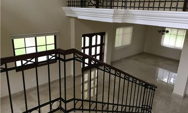 VENTA DE CASA EN CLAYTON - Ph Los Senderos de Camino de cruces